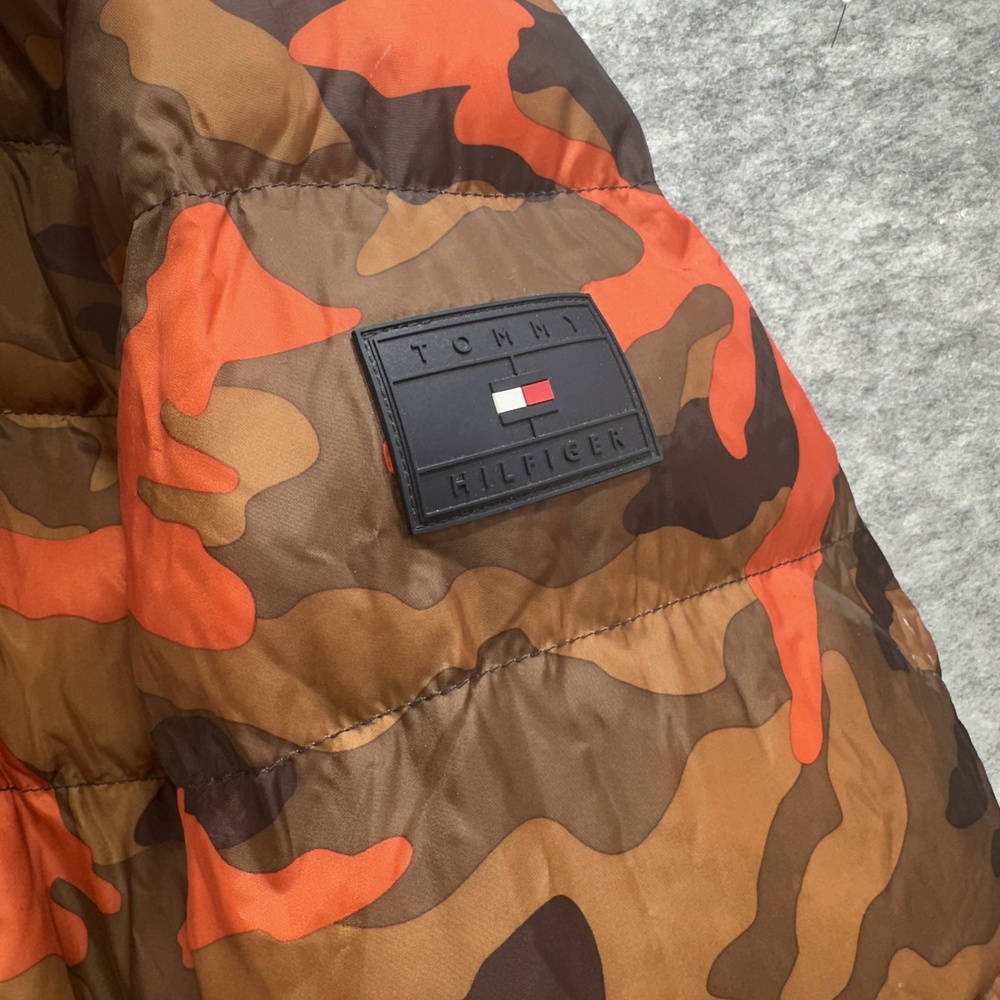 Tommy Hilfiger Mens XXL Orange Camo Hooded Puffer Parka Insulated Never worn - Picture 4 of 11